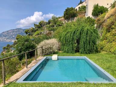 Villa mit Pool und Zugang zum Meer in Maiori