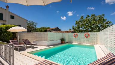 86 m² Villa mit Garten, privatem Pool ∙ Haustiere erlaubt ∙ 3 Gäste ∙ 2 Schlafzimmer ∙ Višnjan, Istrien