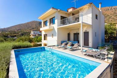 260 m² Villa