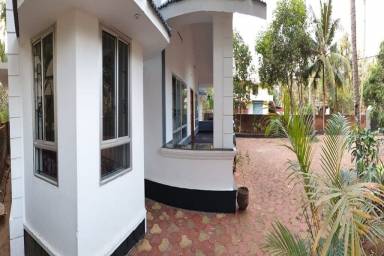 Bed and breakfast  Kollam