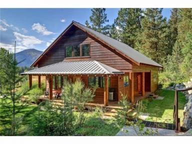 Cabin  Mazama