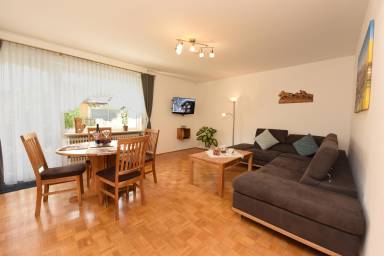90 m² House