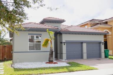 House Miami Lakes