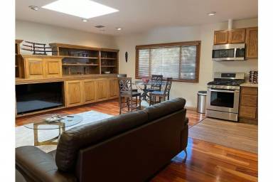 Airbnb  Simi Valley
