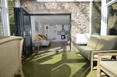 Apartment Balcony/Patio Strete
