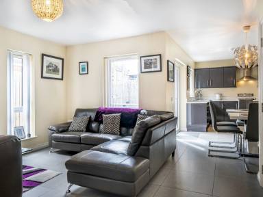 Holiday home with garden & terrace | Next to Botanic Gardens | City view