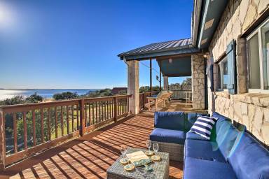 House Lake Buchanan