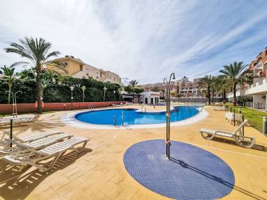 Fantástico apartamento apropiado para familias con piscina, terraza y jacuzzi | Vistas al mar | Al lado de la playa | Ideal para teletrabajar | Admite perro