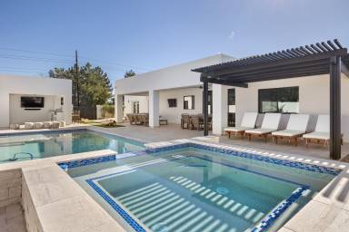 Villa  Orangetree Estates