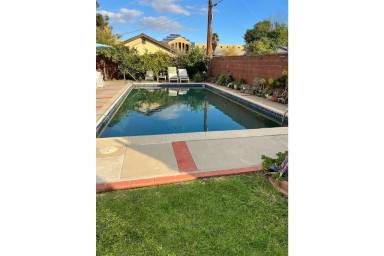 House  Granada Hills