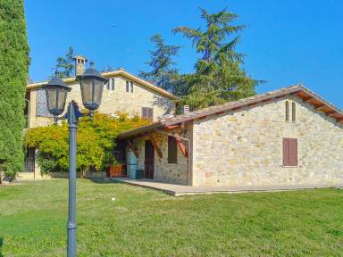 Voll ausgestattetes charmantes Ferienhaus mit Grill, Terrasse und privatem Pool | Naturblick | Haustiere erlaubt
