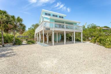 House Saint George Island