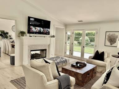 232 m² House