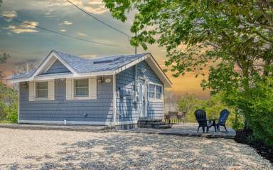 Cottage Riverhead