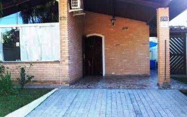 House  Lázaro