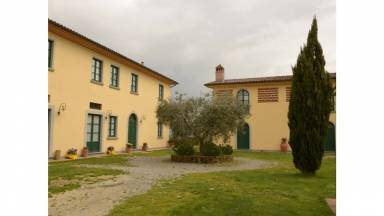 Farmhouse Cerreto Guidi