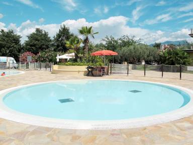 Family-oriented charming flat with hot tub, pool & terrace | Close to the beach