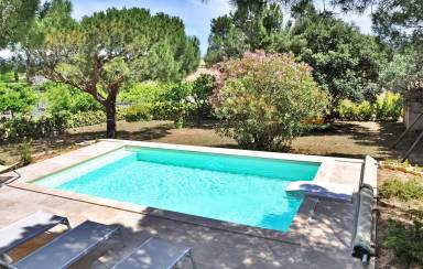 85 m² Ferienhaus mit privatem Pool ∙ Haustiere erlaubt ∙ 6 Gäste ∙ 3 Schlafzimmer ∙ Rochefort-du-Gard, Département Gard, Südfrankreich
