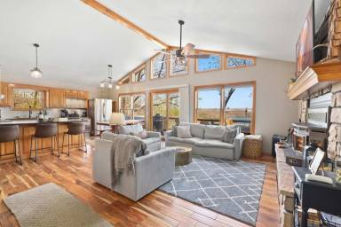 Cabin  Garfield
