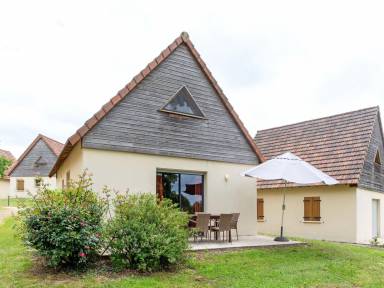 House Balcony/Patio Saint-Bressou