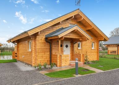 Pleasant chalet with sauna & hot tub