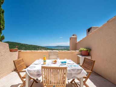 Appartement avec piscine et terrasse | Vue mer