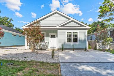 House  Oak Island