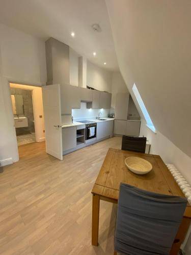 Apartment Tadworth