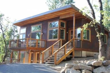 Airbnb  Yosemite West
