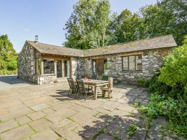 Cottage  Lindale