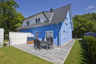 Ferienhaus mit umzäuntem Grundstück für 6 Gäste mit Hund in Juliusruh auf Rügen