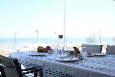 Ferienwohnung mit Pool und Terrasse | Meerblick