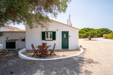Casa rural con piscina y jardín