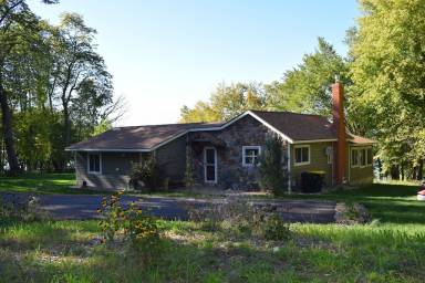 Cabin  New London Township