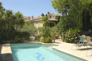 House Aubais