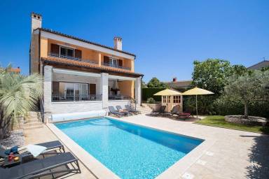 Huis Novi Dol