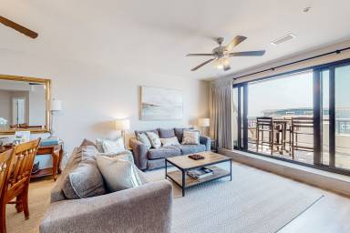 109 m² Condo