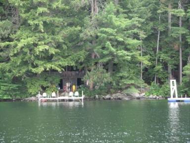 House Pet-friendly Holderness
