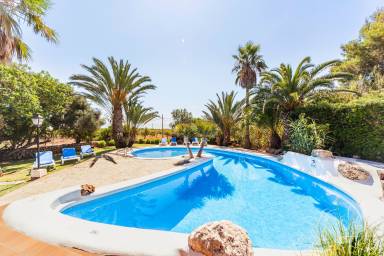 Finca con terraza, piscina privada y barbacoa | Vistas al mar