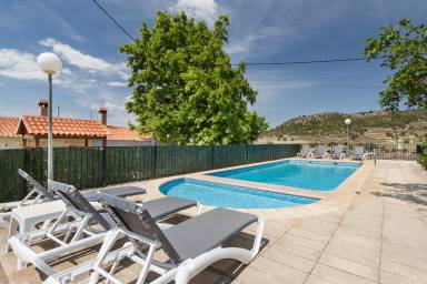 Encantadora casa apta para niños con terraza, piscina y barbacoa | Vistas a la montaña | Se admiten mascotas