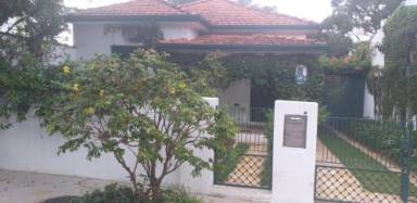 90 m² House