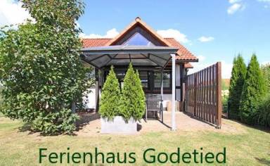 Ferienhaus in Hollern mit Garten & Terrasse