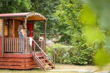 Camping avec jardin, terrasse et barbecue