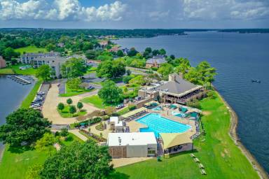 Condo Montgomery