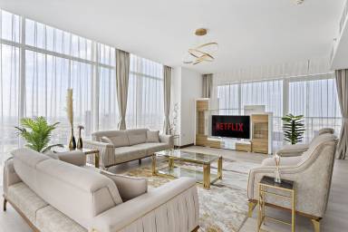 395 m² Apartment