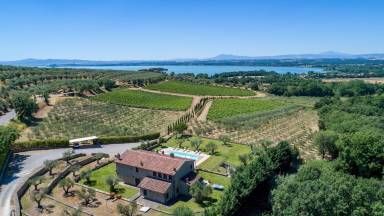 Villa Tuoro sul Trasimeno