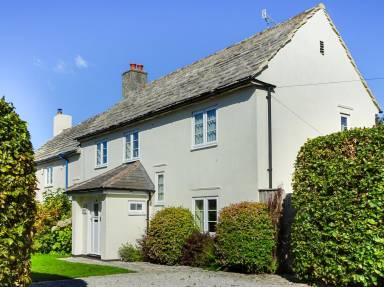 Cottage with barbeque & garden