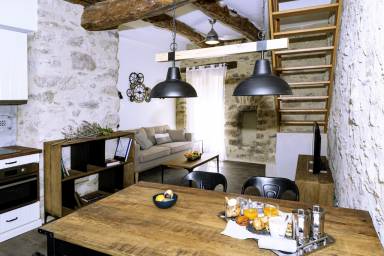 Cottage Kitchen Latour-de-France