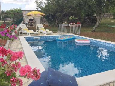 Gemütliches Ferienhaus mit Grill, Garten und privatem Pool | Gartenblick | Haustiere sind willkommen