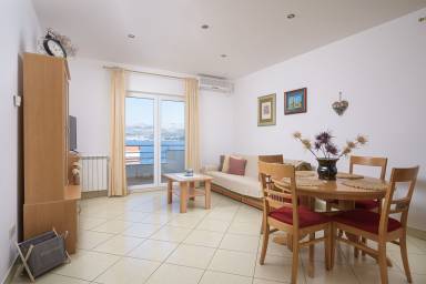 Apartment Seget Donji